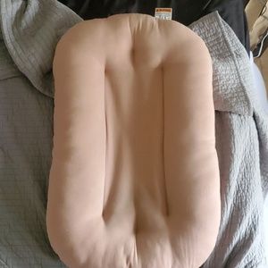 Snuggle me organic lounger